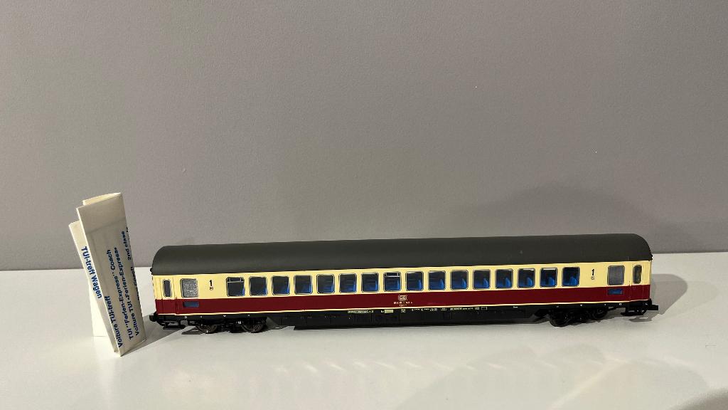Roco 4268S 1st Class TEE Express Coach of the German DB, Gelijkstroom, Wagon, Ophalen of Verzenden, Zo goed als nieuw