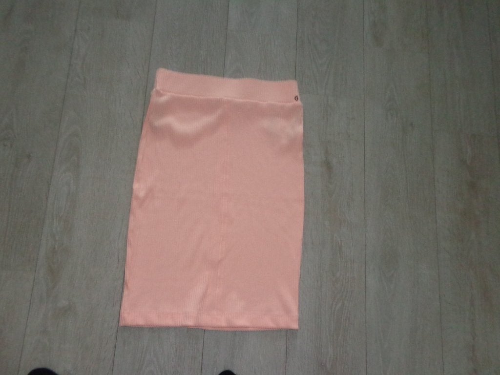 zalmroze rok van Guess, maat L, Maat 42/44 (L), Nieuw, Ophalen of Verzenden, Roze