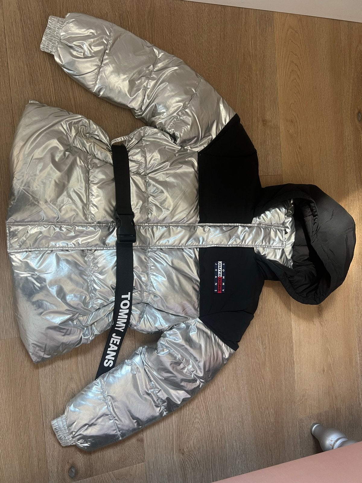 Tommy Jeans Puffer Jas Zilver/Zwart Maat XS, Ophalen of Verzenden, Zo goed als nieuw, Maat 34 (XS) of kleiner, Zilver