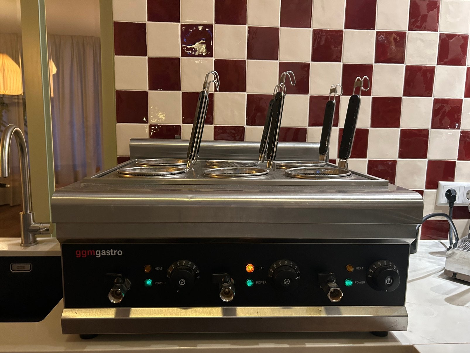 GGM Gastro  elektrische pasta koker, Witgoed en Apparatuur, Fornuizen, Ophalen, Minder dan 85 cm, 4 kookzones, Zo goed als nieuw
