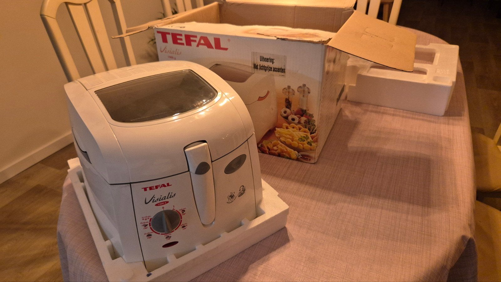 Tefal Vivialis Friteuse - Nieuw en Ongebruikt, 1 tot 2 liter, Ophalen of Verzenden, Nieuw, Uitneembare binnenpan