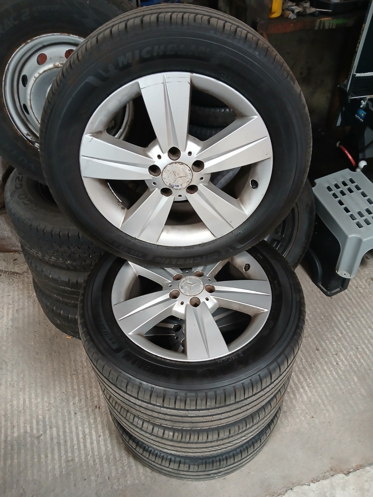 Originele Mercedes Vito velgen met zgan Michelin banden, Auto-onderdelen, Banden en Velgen, Ophalen, Banden en Velgen, 17 inch