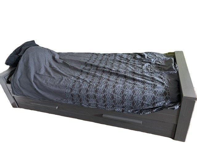 Woood bed met bedlade/opberglade, grijs, 90 x 200, 85 tot 100 cm, Gebruikt, Ophalen of Verzenden, Lattenbodem