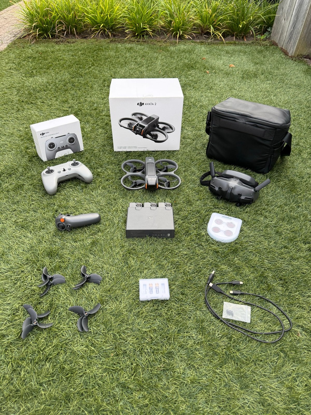 DJI Avata 2 Fly More Combo met extra accessoires, 250 tot 900 gram, Cameradrone, 5 tot 10 kilometer, Zo goed als nieuw