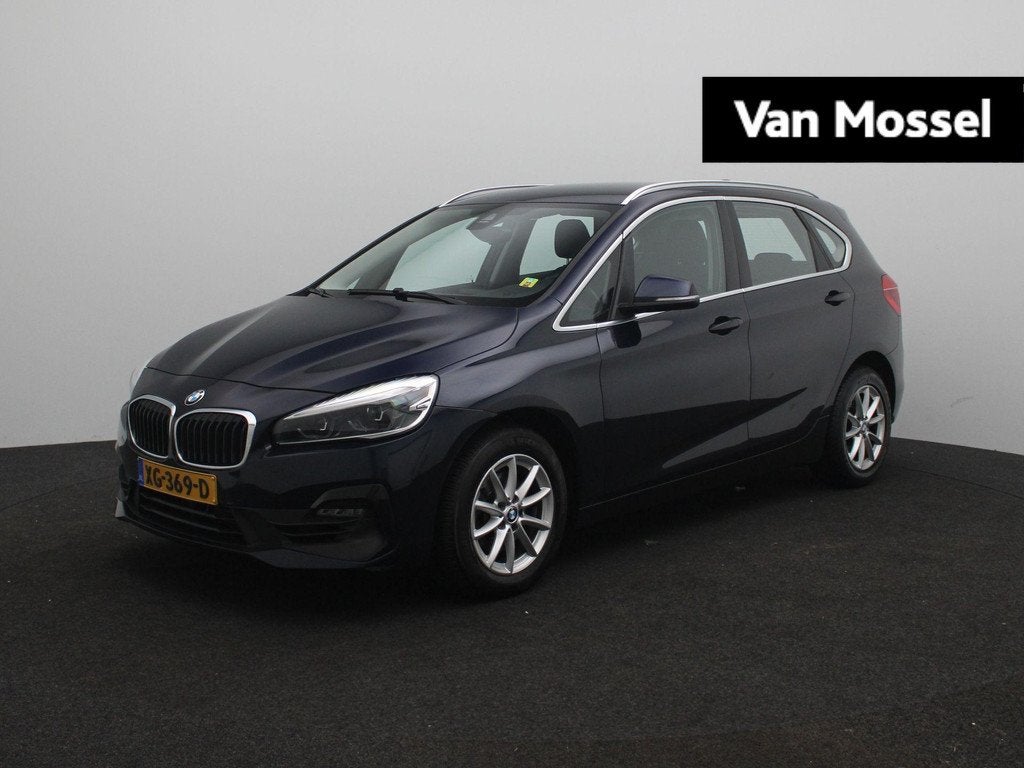 BMW 2-serie Active Tourer 218i Corporate Lease Executive, Auto's, BMW, Stof, Gebruikt, Blauw, Origineel Nederlands