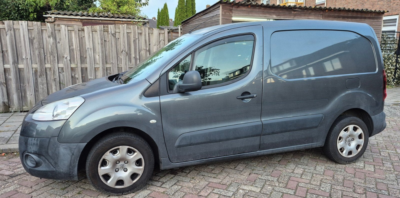 Peugeot Partner 1.6 HDI 66KW 2013, APK juni 2027, Auto's, Voorwielaandrijving, Euro 5, Stof, 4 cilinders