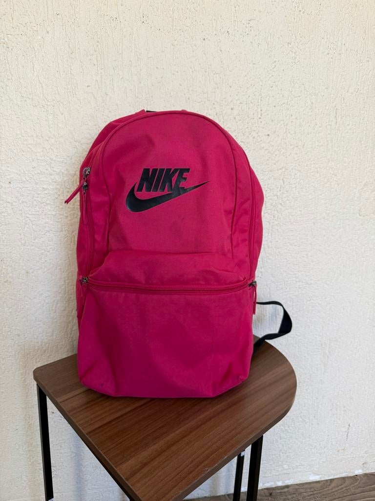 Nike rugzak roze - Ideaal voor school of vrije tijd, Ophalen of Verzenden, Gebruikt, 25 tot 40 cm, Overige merken