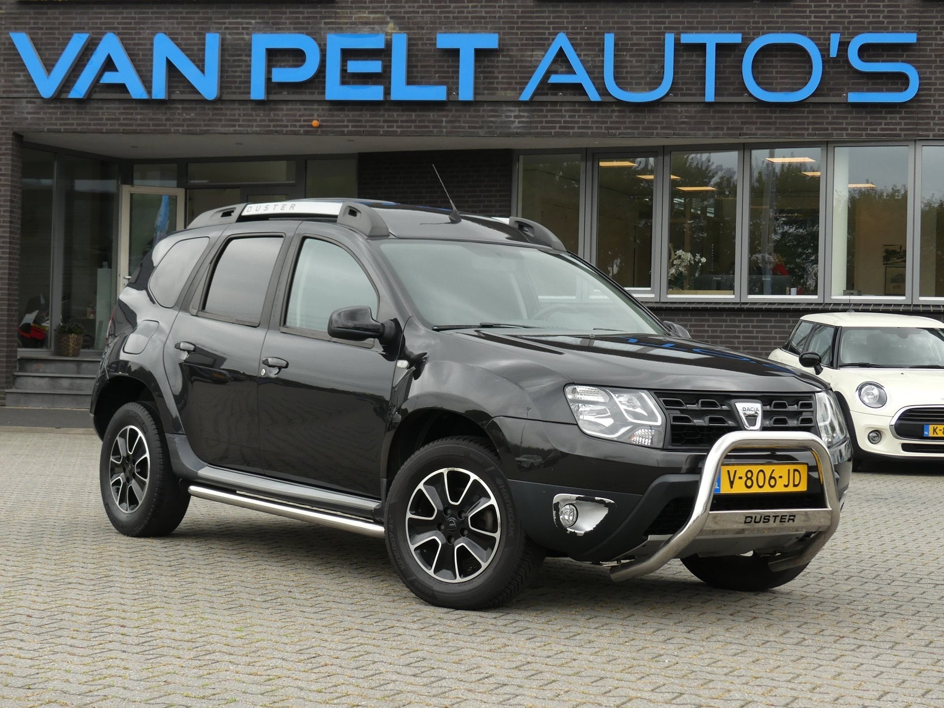 Dacia Duster 1.5 dCi 4x2 AUTOMAAT Série Limitée BlackShado, Auto's, 4 cilinders, Zwart, Bedrijf, Diesel