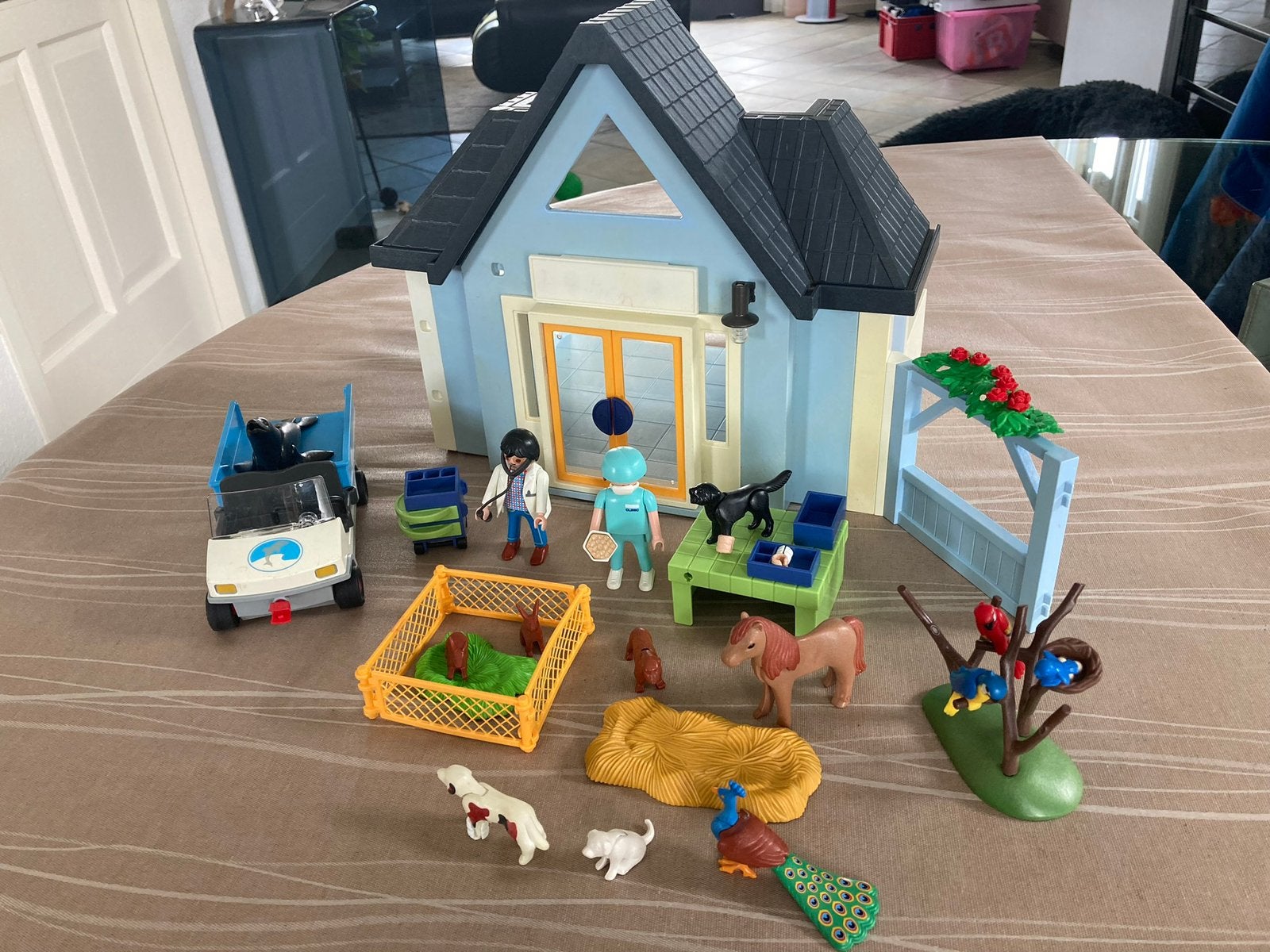 Playmobil dierenkliniek met wagen., Ophalen of Verzenden, Zo goed als nieuw