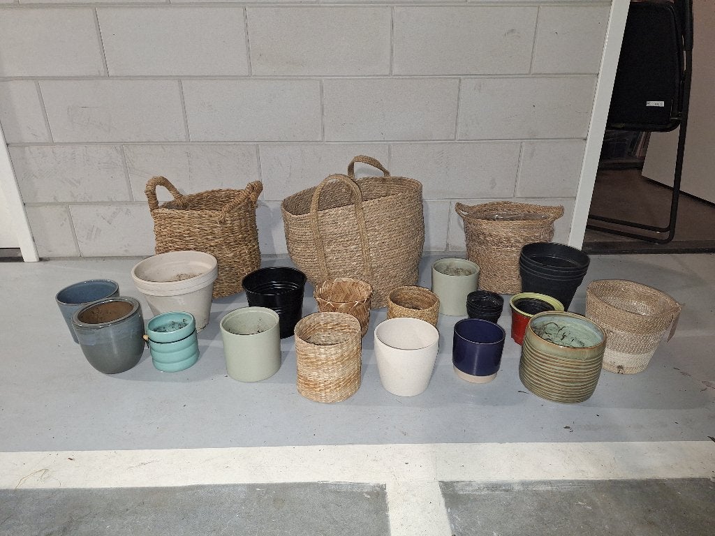 Grote partij plantenpotten & manden ( 25 stuks), Ophalen, Gebruikt, Rond, Balkon