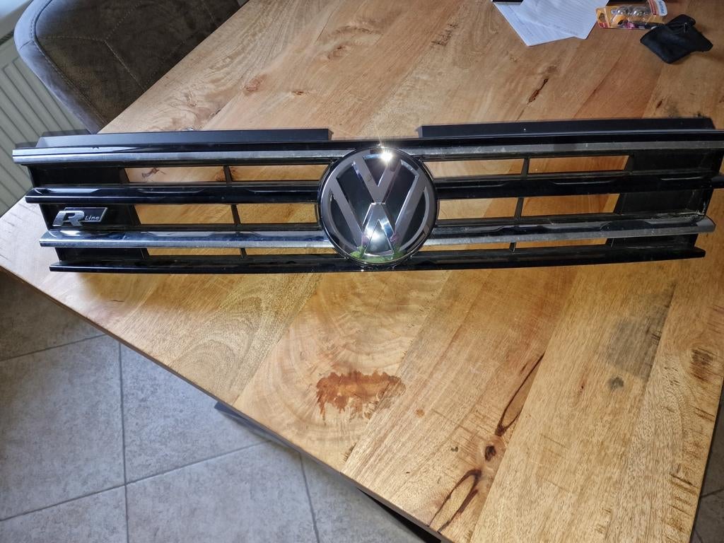 Te koop vw tiguan  r line grill, Auto-onderdelen, Carrosserie en Plaatwerk, Ophalen, Bumper