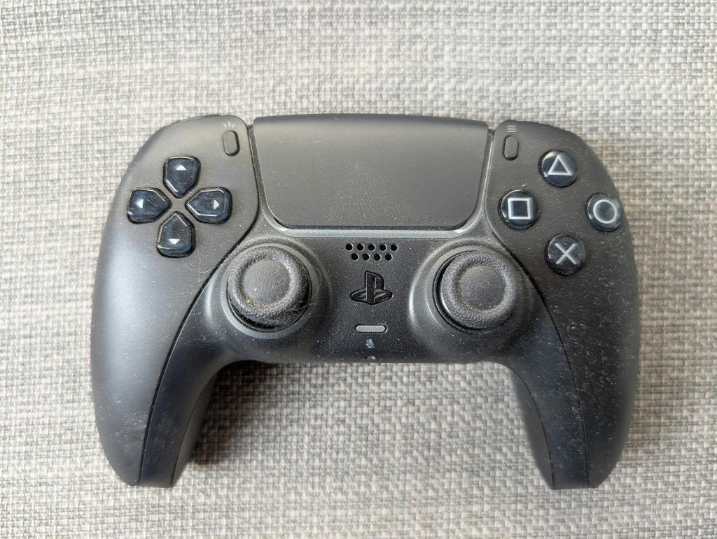 Foto 3 van PlayStation 5 Disc Edition 1Tb, 2 controllers