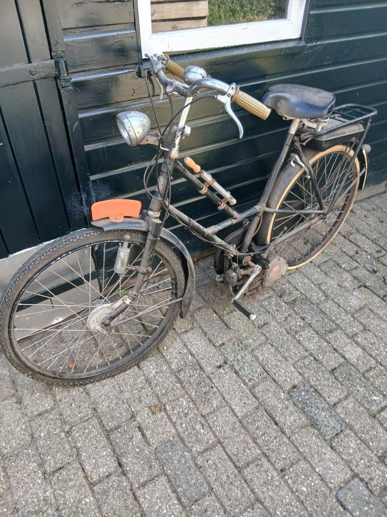 Batavus fiets met Mosquito 38B motor en koppeling, Fietsen en Brommers, Brommers | Oldtimers, Ophalen, Batavus