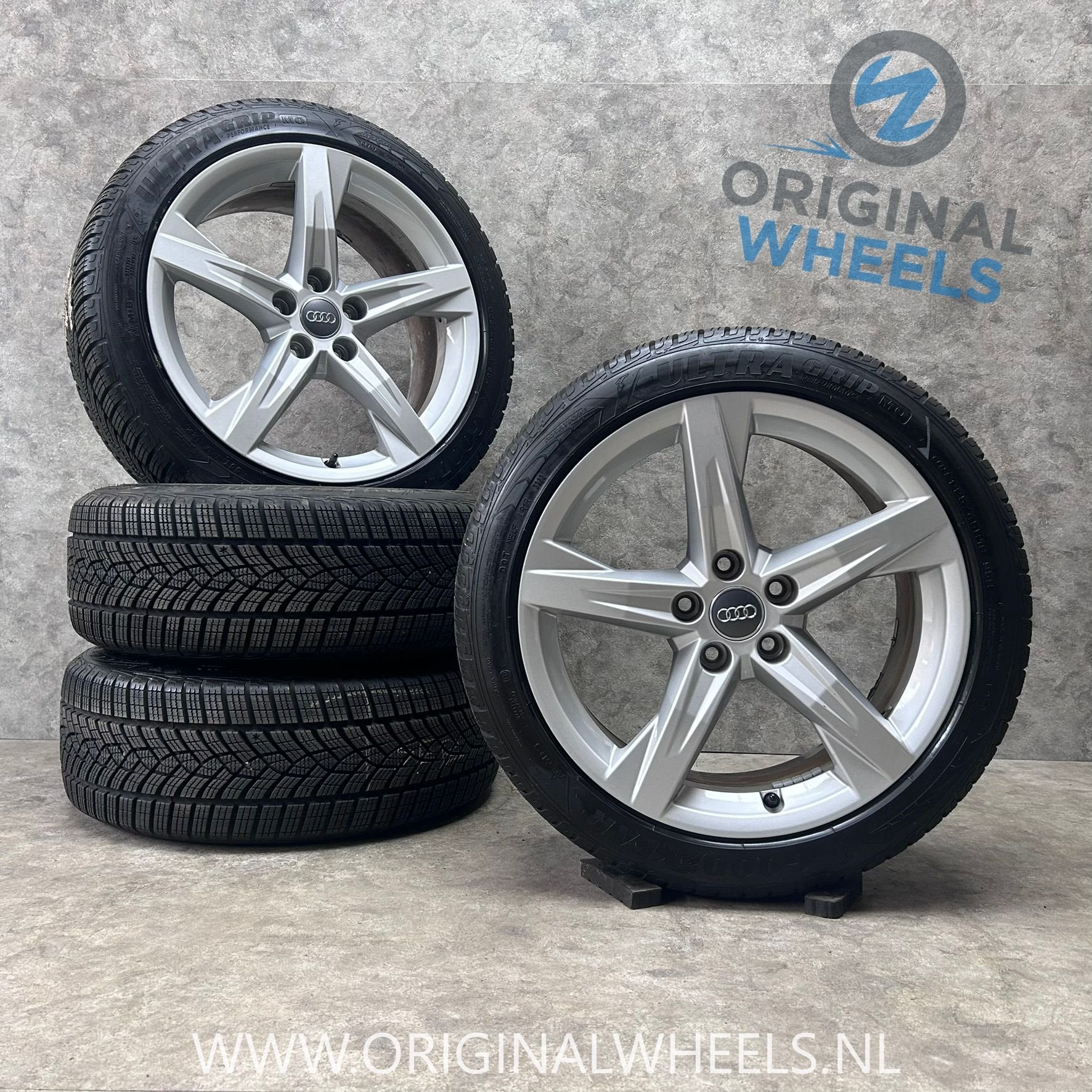 18 inch originele velgen + winterbanden Audi A4 B9 B8, 18 inch, Gebruikt, -, -