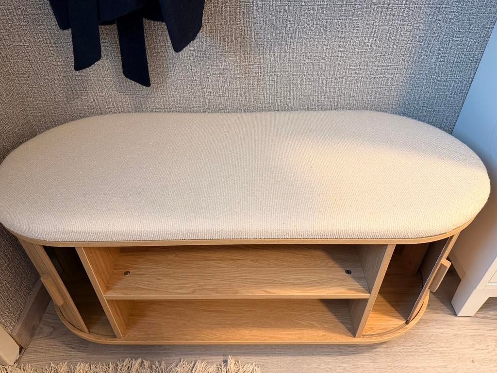 Houten bankje met opbergruimte en kussen, Ophalen, Zo goed als nieuw