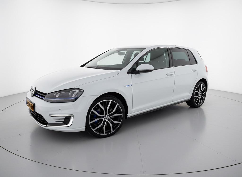 Volkswagen Golf 1.4 TSI GTE |Met Nw MEGARTONIC | PARELMOERWI, 8 kWh, Gebruikt, 4 cilinders, 150 pk