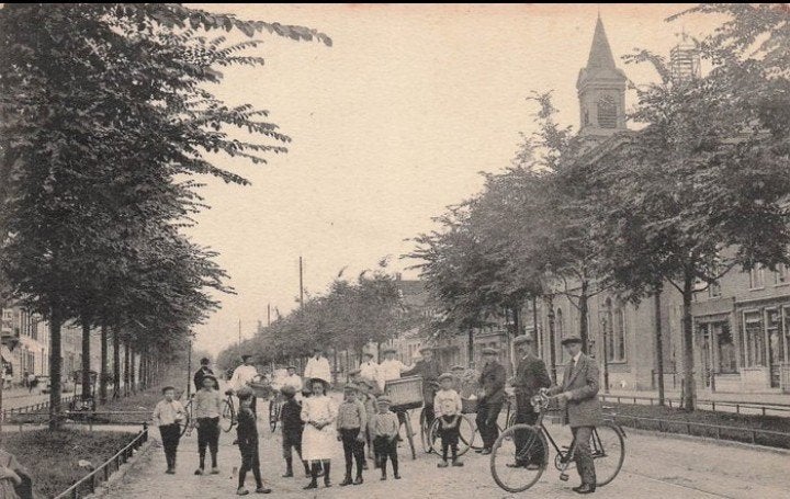 Beverwijk Breestraat 1914 veel volk veel kinderen, Verzenden, Voor 1920, Gelopen, Noord-Holland