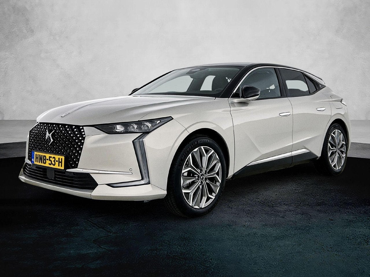 DS DS 4 1.6 PHEV Bastille 225pk Automaat | Navigatie | Head-, Automaat, Gebruikt, 4 cilinders, Bedrijf