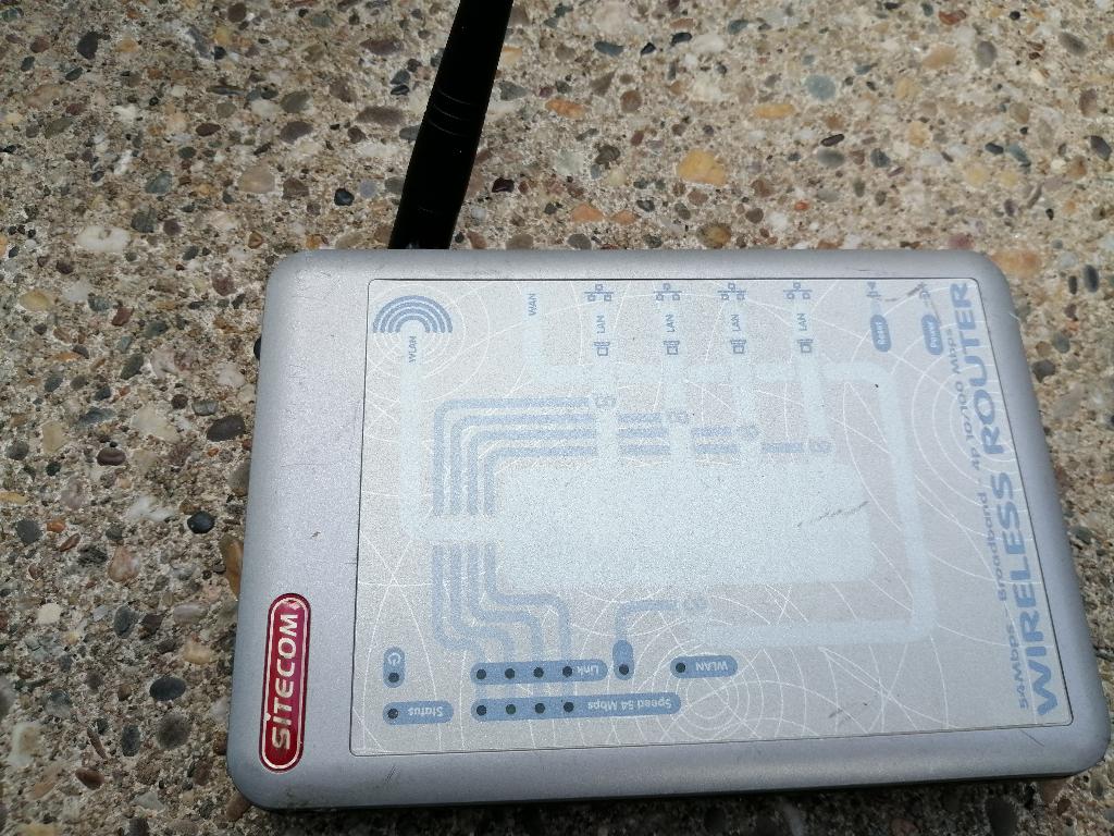 WEG=WEG! SITECOM ROUTER 54MBPS WIRELESS NETWORK INTERNET, Ophalen of Verzenden, Gebruikt, Router, Sitecom