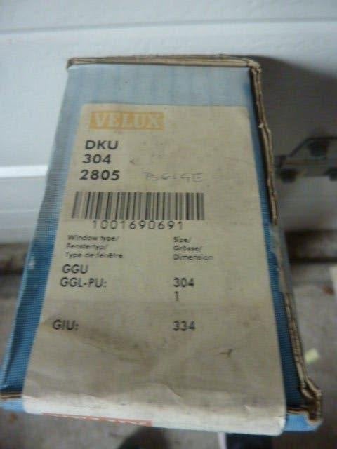 Nieuw Velux verduisteringsgordijn / DKU 304 ( 78 x 98 )., Verduisterend, Nieuw, Ophalen of Verzenden, Rood