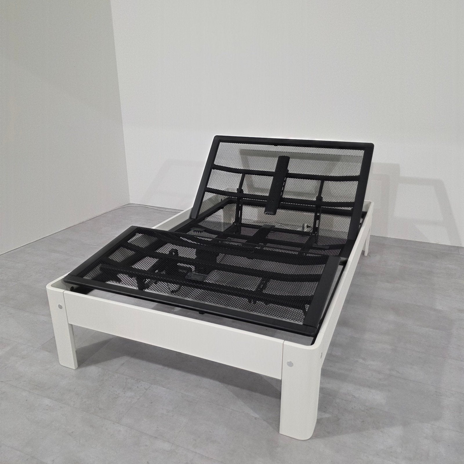 Auping Auronde Bed 120x200 Elektrisch 2M + Maestro Matras, Verstelbaar, Ophalen of Verzenden, Zo goed als nieuw, Twijfelaar