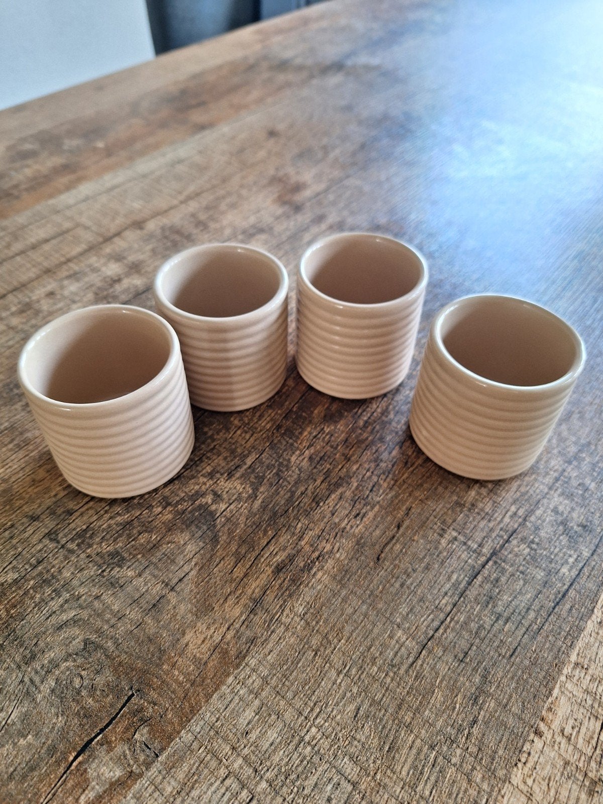 4 kleine ribbel plantenpotjes, Rond, Binnen, Ophalen of Verzenden, Zo goed als nieuw