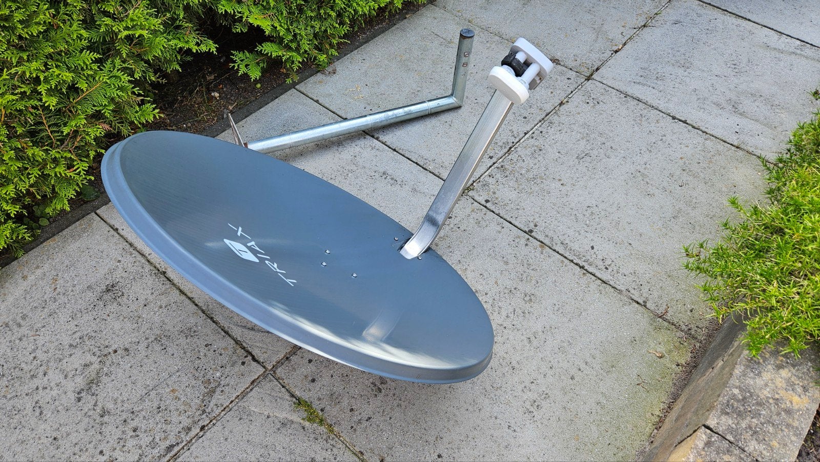 Triax schotelantenne met LNB, Ophalen of Verzenden, Gebruikt, (Schotel)antenne, Overige merken