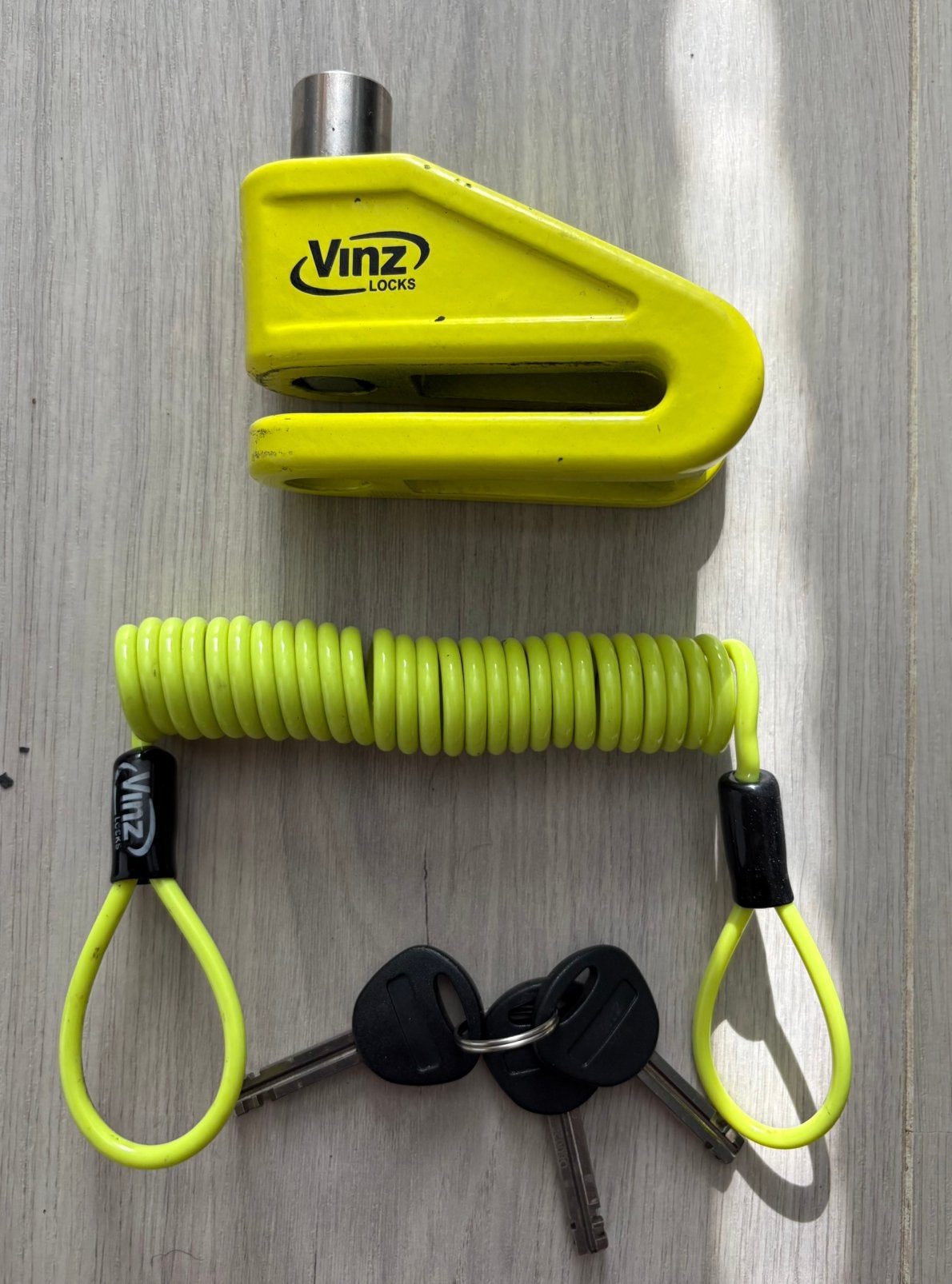 VINZ Baretti ART4 Schijfremslot + 3 Sleutels, Motoren, Accessoires | Sloten, Ophalen of Verzenden, Zo goed als nieuw