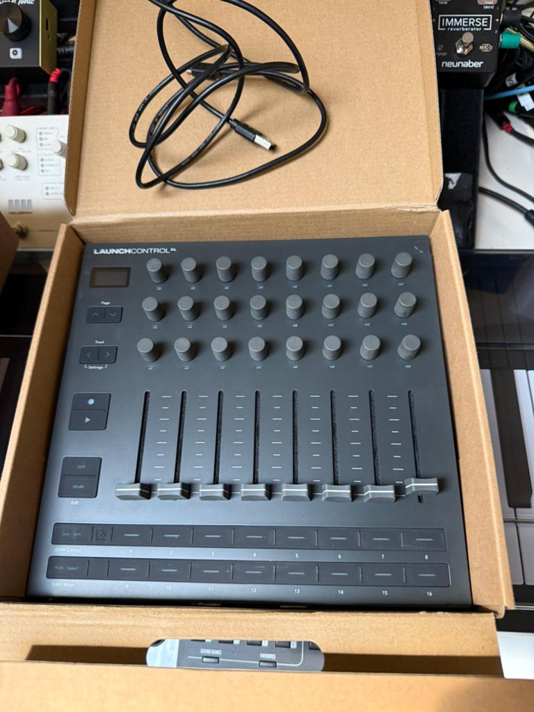 Novation Launch Control XL 3 MIDI Controller, Muziek en Instrumenten, Midi-apparatuur, Zo goed als nieuw, Ophalen of Verzenden