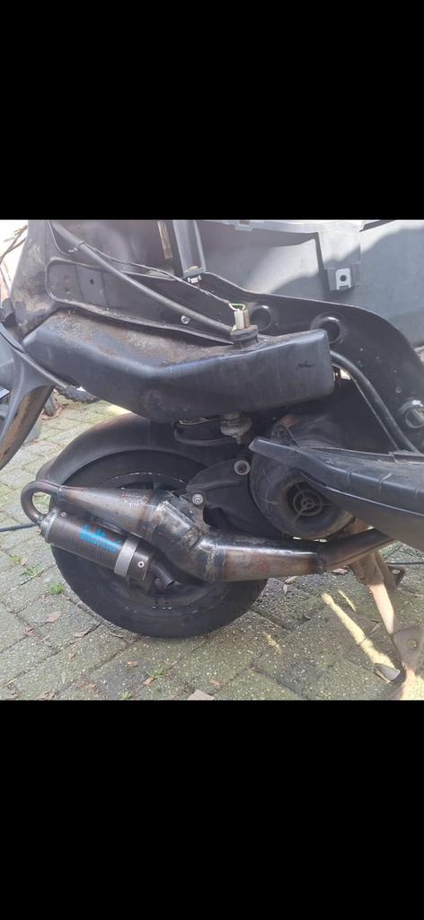 Leovince terugloop piaggio, Fietsen en Brommers, Ophalen, Zo goed als nieuw, Uitlaat