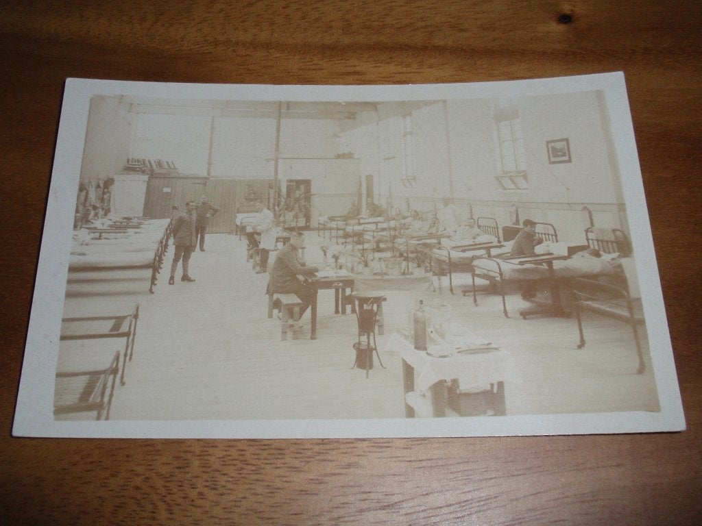 Fotokaart Lazaret Militair hospitaal interieur, Verzamelen, Ansichtkaarten | Themakaarten, Verzenden, Voor 1920, Ongelopen, Politiek en Historie
