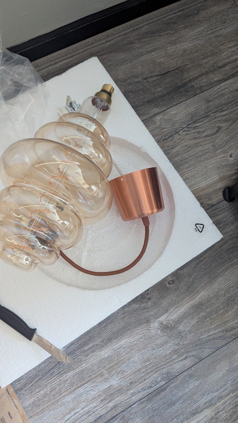 Leuke spiraalvormige hanglamp met koperen fitting, Modern, Industrieel, Nieuw, Ophalen of Verzenden, Glas