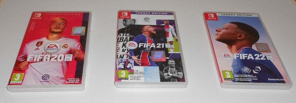 Nintendo Switch: FIFA 20-21-22  3x voetbal games + cases., Gebruikt, Eén computer, Ophalen of Verzenden, Sport