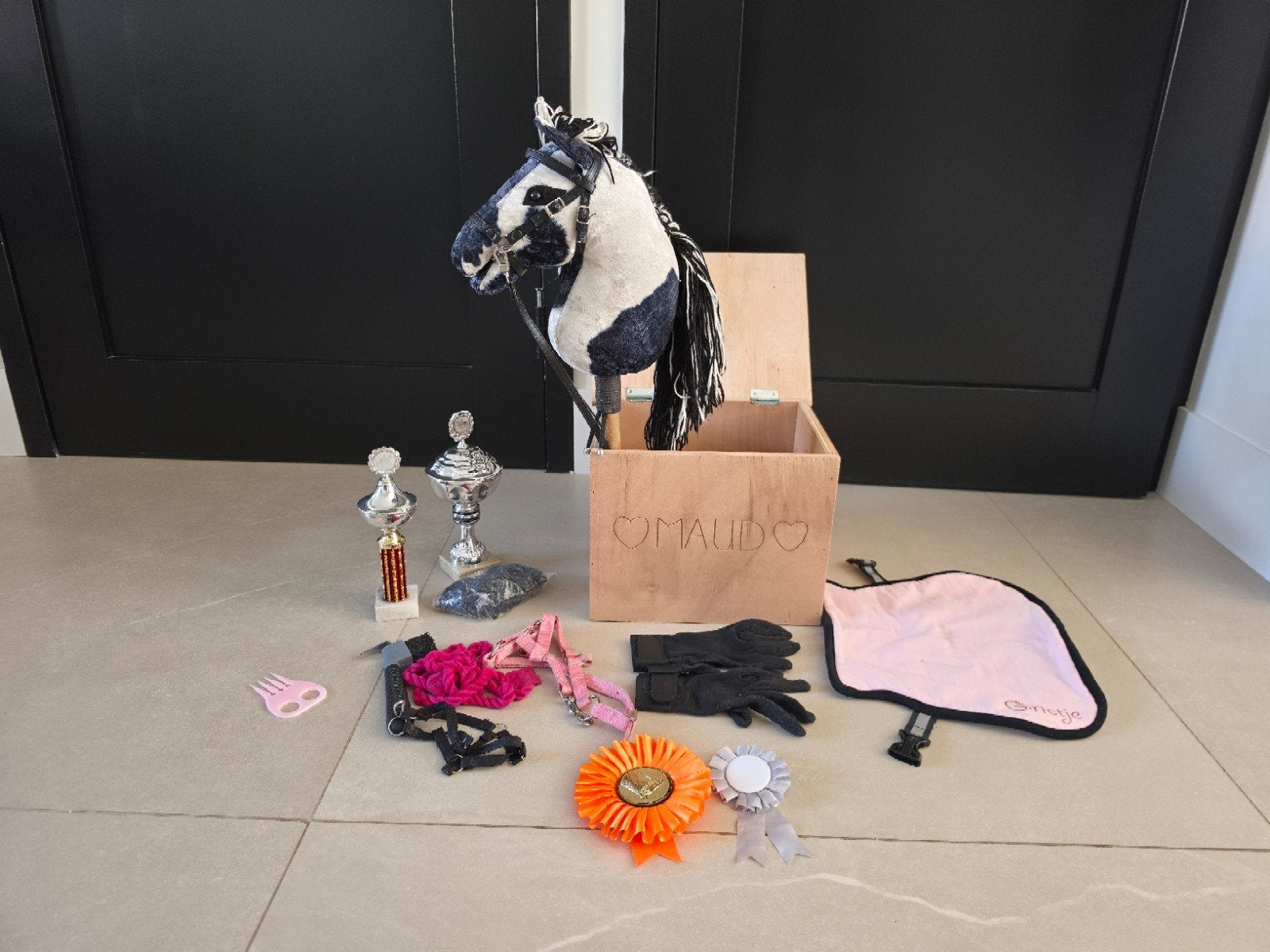 Stokpaard Hobbyhorse inclusief accessoires, Ophalen of Verzenden, Zo goed als nieuw