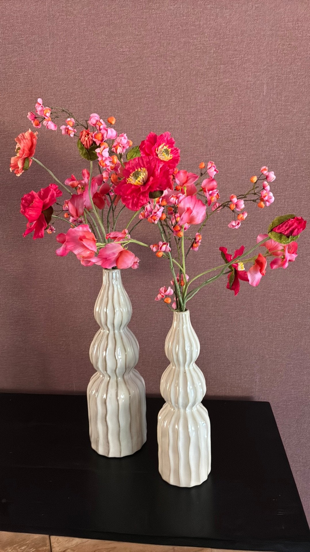 2 vazen met zijdebloemen, Ophalen, Zo goed als nieuw