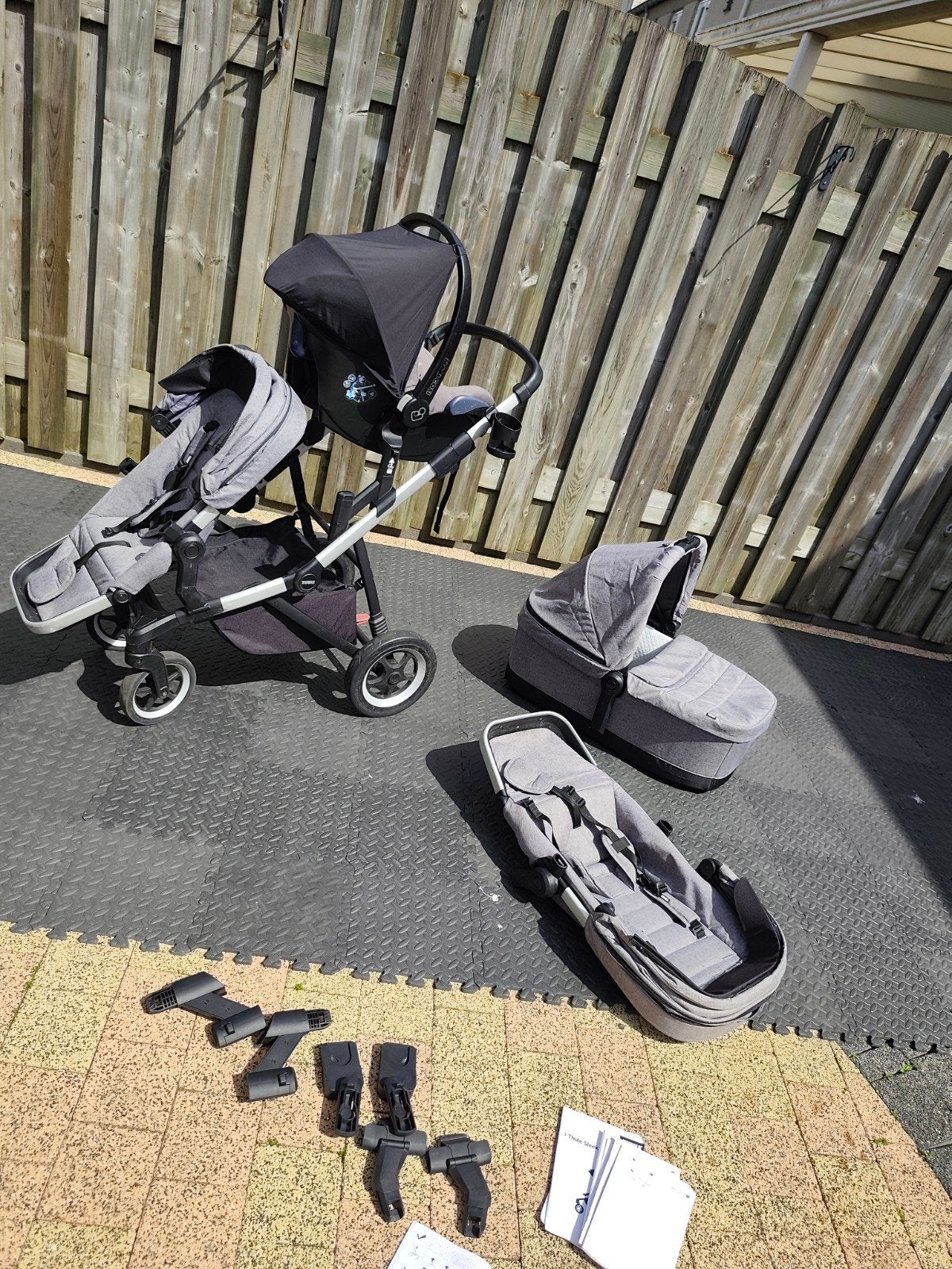 Thule Sleek Kinderwagen met reiswieg en extra zitje, Gebruikt, Combiwagen, Verstelbare duwstang, Ophalen