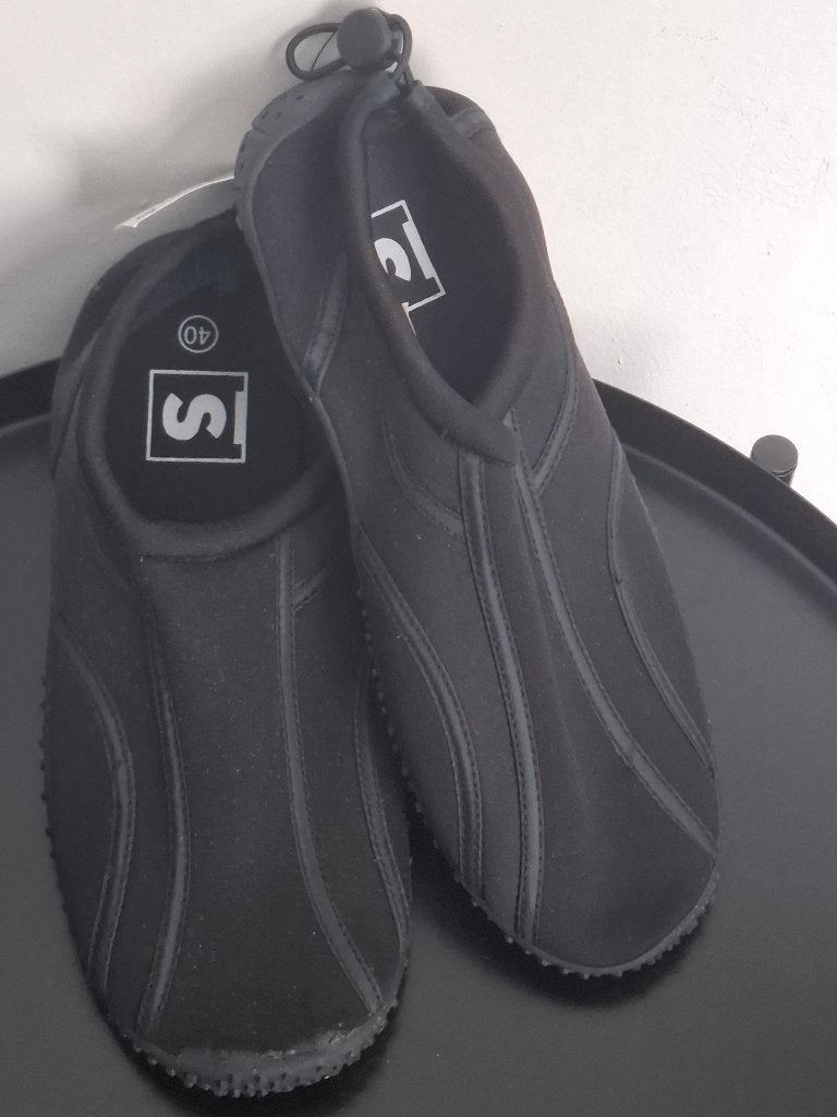 Nieuw met kaartje: Zwarte Waterschoenen - Maat 40, Somstyle, Zwart, Overige typen, Ophalen of Verzenden