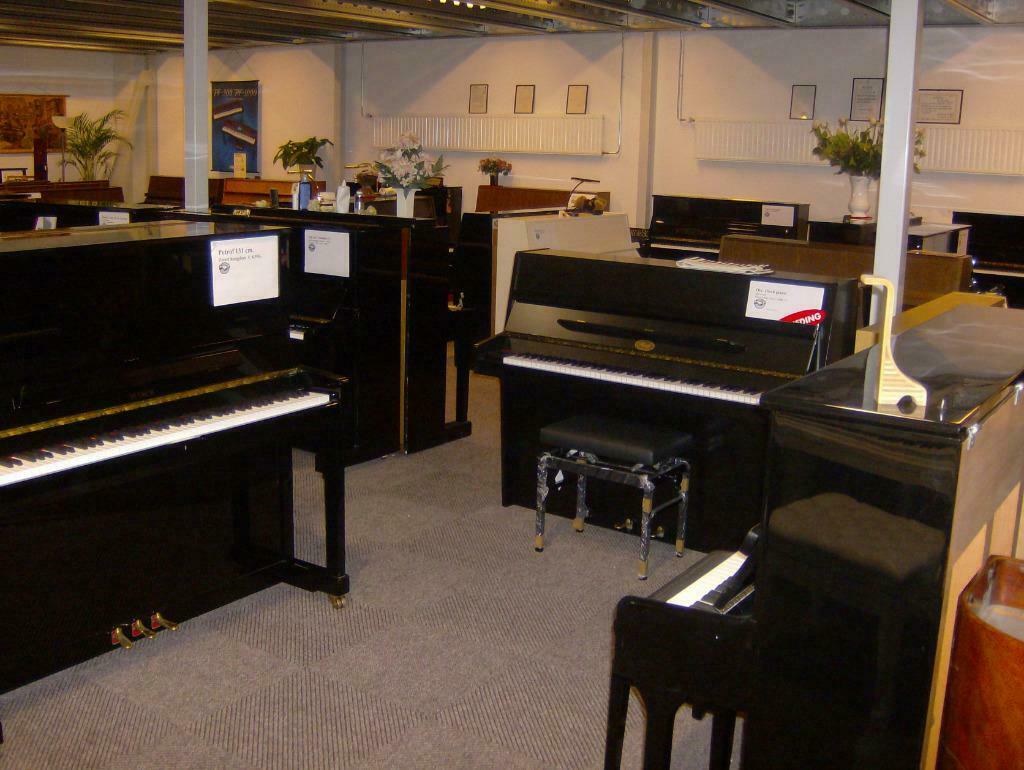 Nieuwe en gebruikte piano's/vleugels bankjes, lampen etc., Muziek en Instrumenten, Piano's, Ophalen, Gebruikt, Zwart, Piano