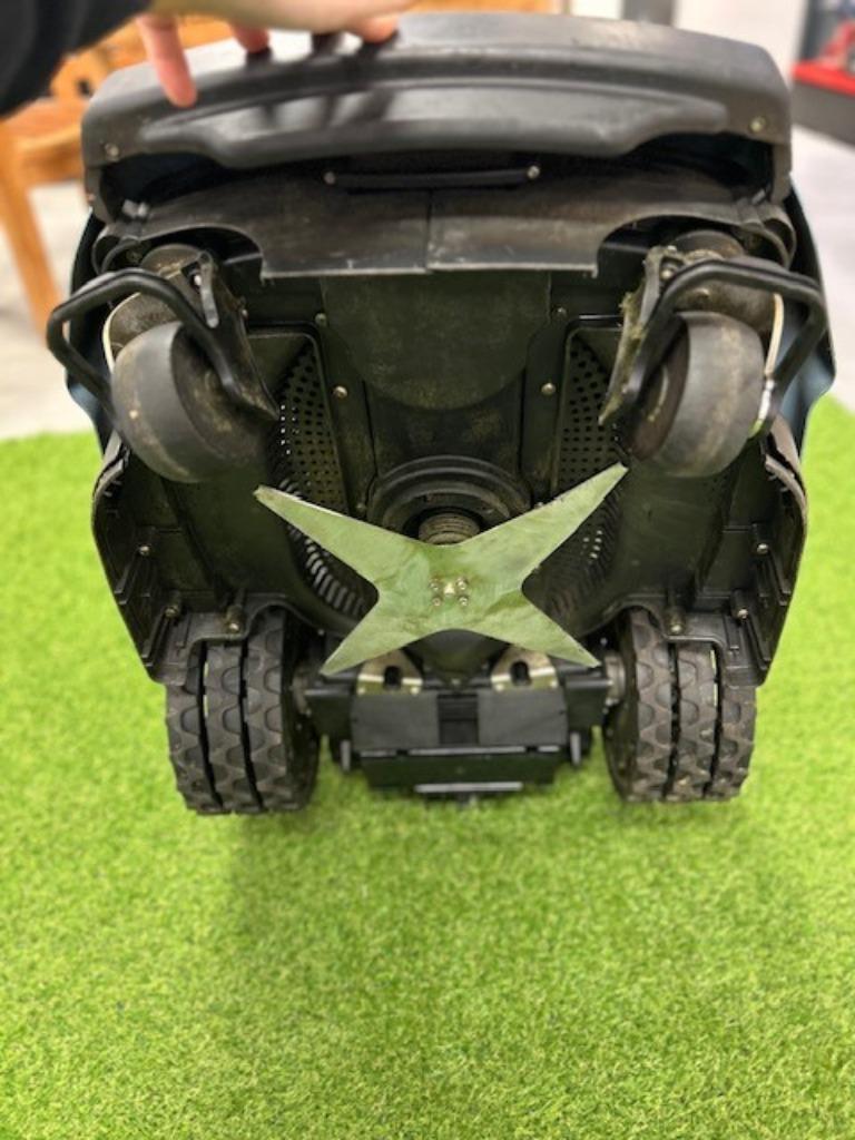 Foto 4 van WIPER KXLS ROBOTMAAIER ( voor grote tuinen)