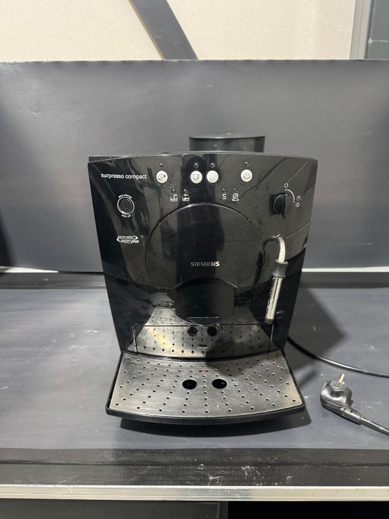Siemens koffiemachine, Koffiemachine, Zo goed als nieuw, 2 tot 4 kopjes, Afneembaar waterreservoir
