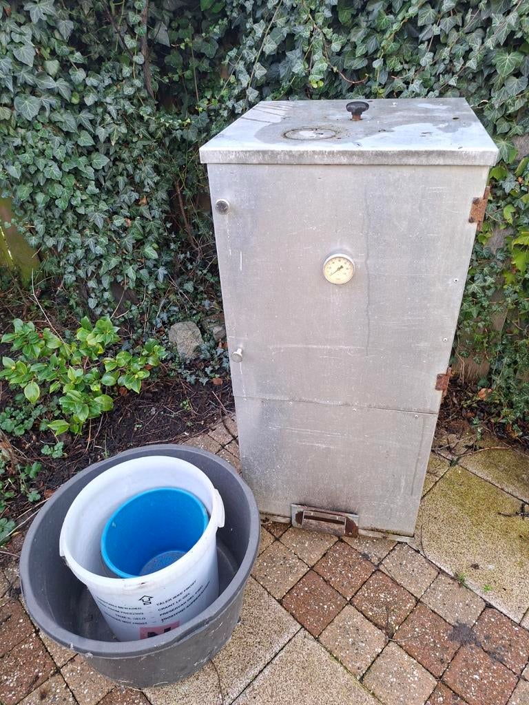 Roest vrij stalen rook kast., Ophalen