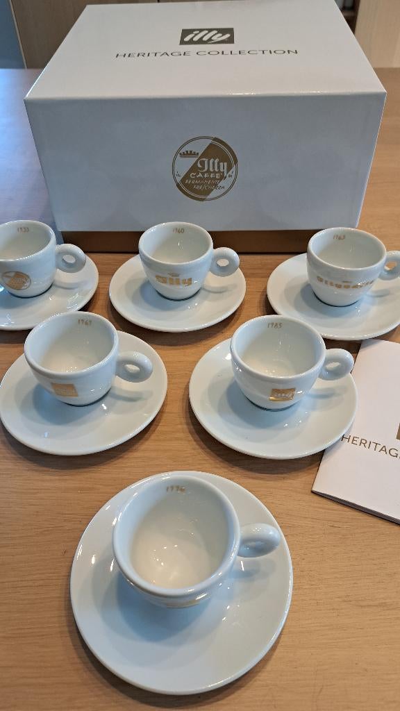 Zes kopjes illy espresso Heritage /€ 120 en 3 voor € 300, Ophalen, Zo goed als nieuw, Porselein, Kop en/of schotel