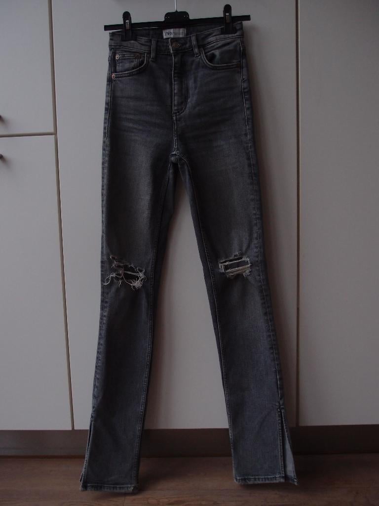 Erg mooie Zara dames meisjes straight high waist jeans 32 XS, Zara, Ophalen of Verzenden, Zo goed als nieuw, W27 (confectie 34) of kleiner