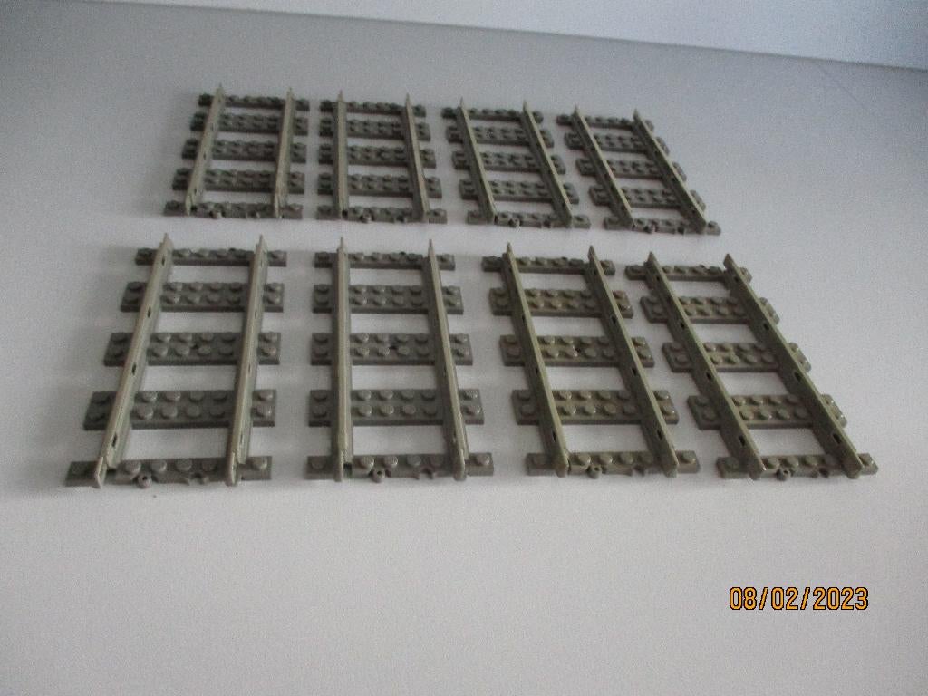 8 LEGO 9v 4515 Rechte Rails GRIJS in perfecte staat!, Kinderen en Baby's, Speelgoed | Duplo en Lego, Ophalen of Verzenden, Zo goed als nieuw