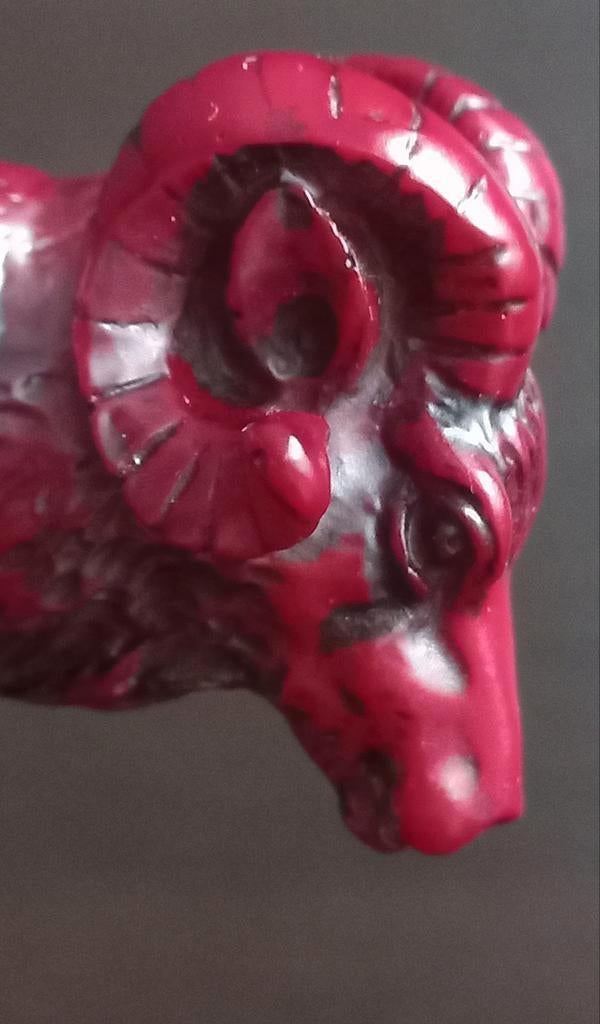 Beeldje ram ,bok Statue Feng Shui Red Resin Guardian, Ophalen of Verzenden