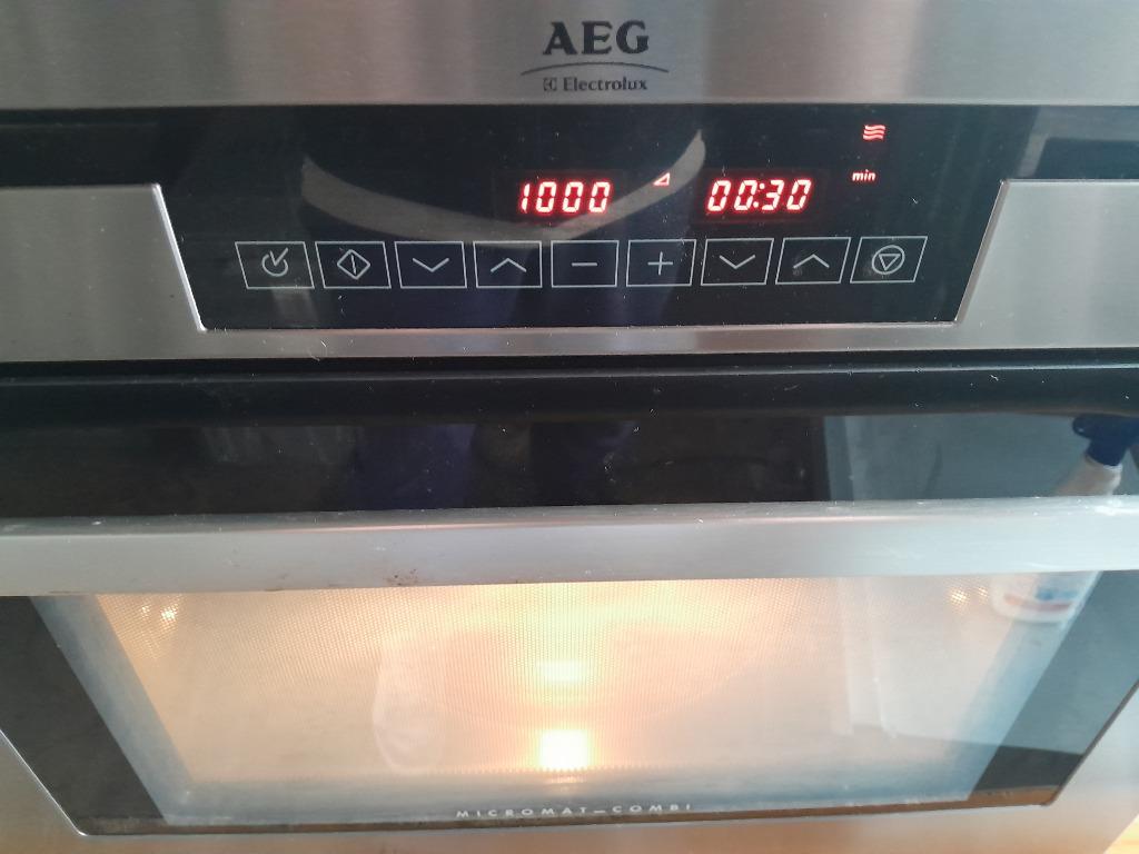 NETTE AEG BT32CF2 COMBI MAGNETRON/OVEN TE KOOP, Witgoed en Apparatuur, Combimagnetron, Aeg, Gebruikt, 60 cm of meer