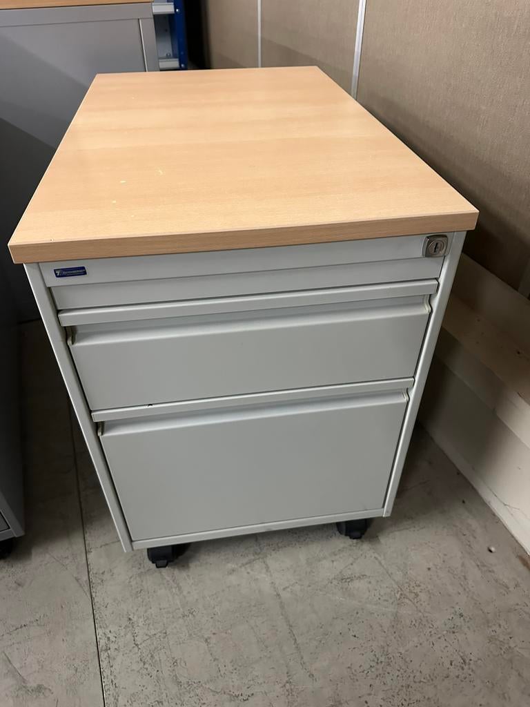 Ladeblok l gebruikt l netjes l 1 stuks l, Minder dan 50 cm, Ophalen of Verzenden, Zo goed als nieuw, Minder dan 100 cm