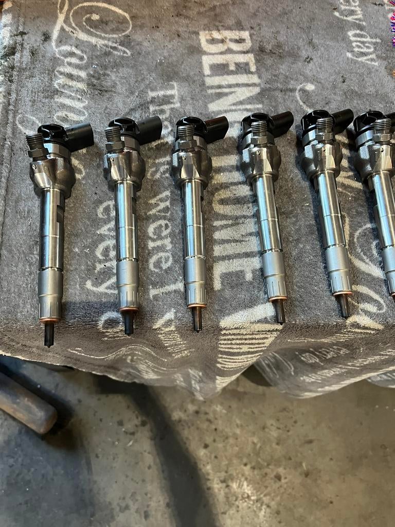 BMW B47 B47D20D injector verstuiver nieuw 8579236 diesel, Ophalen of Verzenden, BMW
