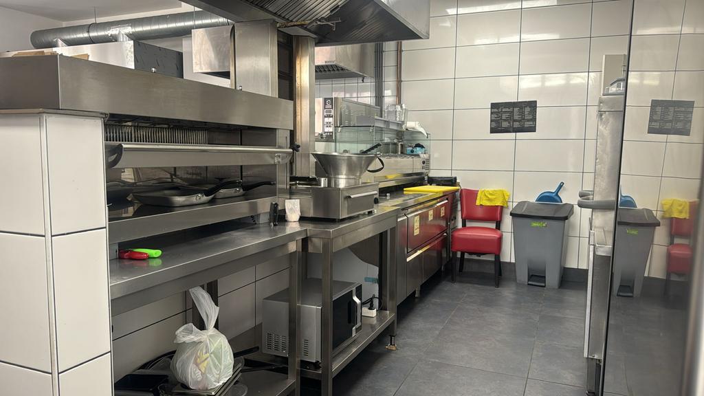 Complete Horeca-inventaris Nieuw interieur ToplocatieCentrum, Ophalen, Nieuw zonder verpakking, Fornuis, Frituur en Grillen