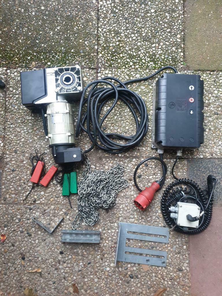 Gfa motor Overheaddeur roldeur garagedeur ts970, Garagedeur, Ophalen of Verzenden, Zo goed als nieuw, Metaal